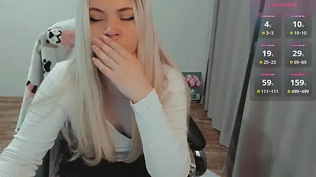 AllAboutLoveXx online show from November 1, 2025, 7:02 am