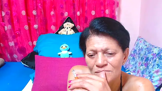 SLUTTYROXY online show from February 12, 2026, 7:46 pm