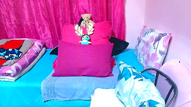 SLUTTYROXY online show from December 20, 2025, 6:44 pm