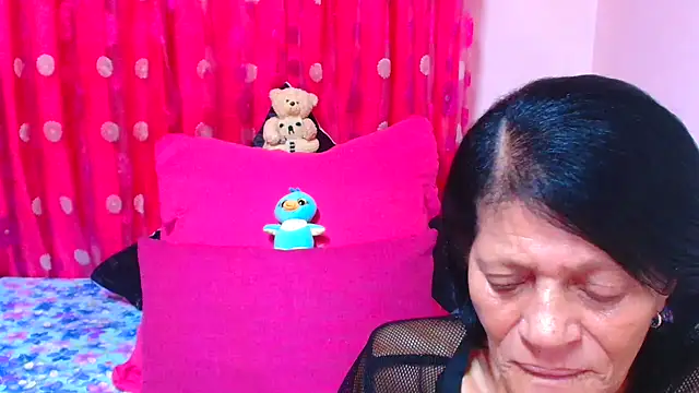 SLUTTYROXY online show from March 18, 2026, 6:31 pm