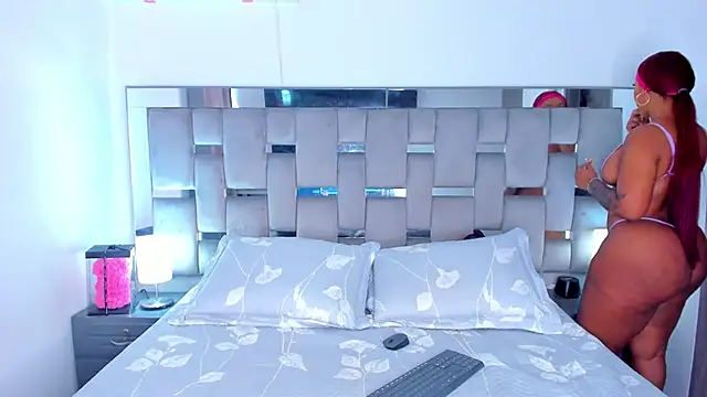 Cammiila online show from December 14, 2025, 4:23 pm