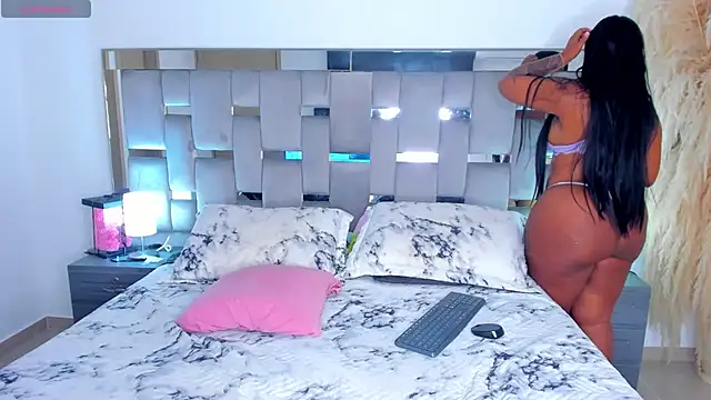 Snapshot of Cammiila chatting on March 18, 2026, 4:41 pm Cammiila online show from March 18, 2026, 4:41 pm