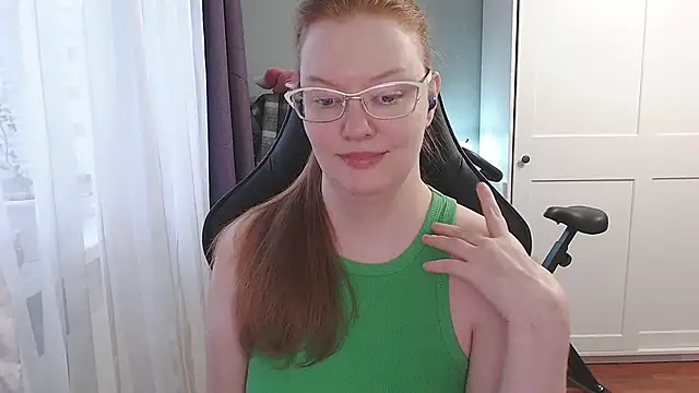 Snapshot of Lady_Inari chatting on October 12, 2025, 2:18 pm Lady Inari online show from October 12, 2025, 2:18 pm