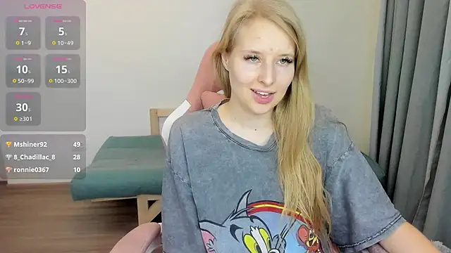 Snapshot of Jessy_Ginger chatting on March 9, 2025, 3:38 pm Jessy Ginger online show from March 9, 2025, 3:38 pm