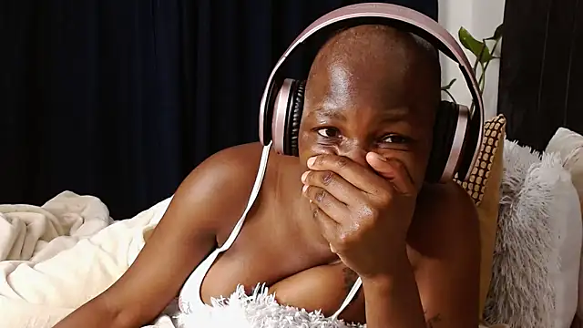 SoftRosee online show from April 28, 2026, 5:50 pm