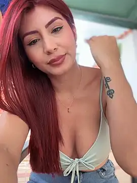 Snapshot of LINDA_PATTY94 chatting on February 14, 2025, 8:15 pm LINDA PATTY94 online show from February 14, 2025, 8:15 pm