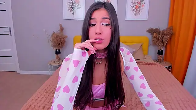 Snapshot of MiaSilkX chatting on February 17, 2026, 4:15 pm MiaSilkX online show from February 17, 2026, 4:15 pm