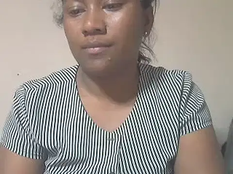 cutybigass online show from June 18, 2026, 5:40 pm