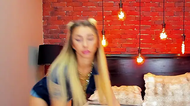 ChristynaRoss online show from January 31, 2026, 8:29 pm