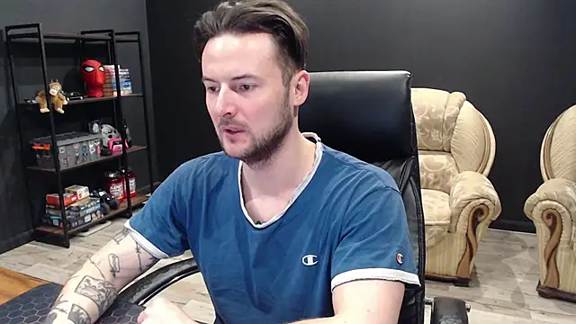 Snapshot of MihasikD chatting on March 4, 2026, 5:48 am MihasikD online show from March 4, 2026, 5:48 am