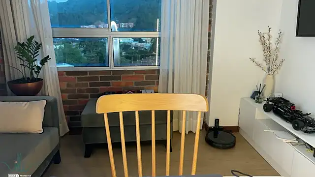 illaroom online show from January 23, 2025, 11:15 pm