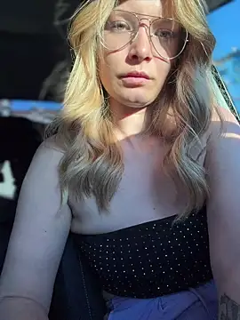 AnastasiaAniess online show from May 22, 2026, 5:11 pm