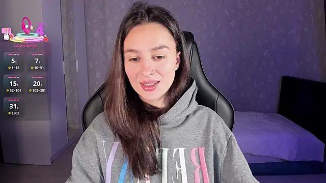 Snapshot of EllaFresh chatting on November 2, 2025, 3:50 pm EllaFresh online show from November 2, 2025, 3:50 pm