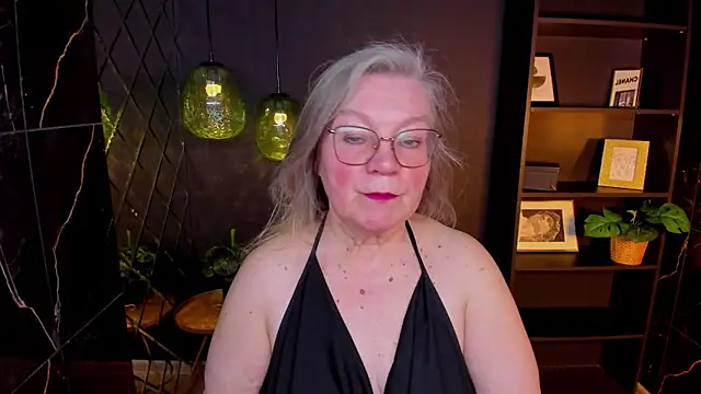 NataliMellow online show from May 8, 2026, 1:26 pm