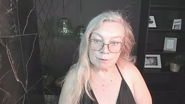 NataliMellow online show from October 10, 2025, 1:12 pm