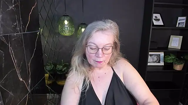 NataliMellow online show from December 20, 2025, 1:14 pm