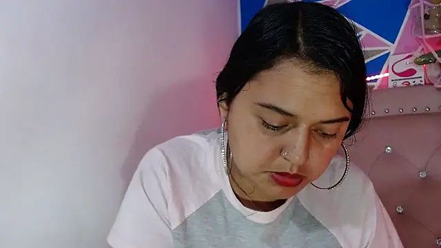 Snapshot of violetaass chatting on February 5, 2026, 11:55 pm violetaass online show from February 5, 2026, 11:55 pm