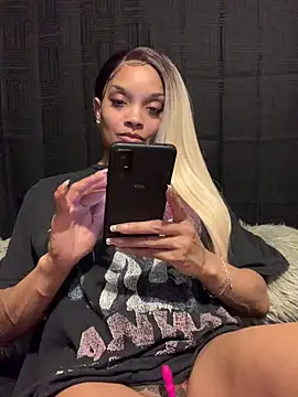 Snapshot of Rakiyahcharms chatting on February 28, 2025, 1:58 am Rakiyahcharms online show from February 28, 2025, 1:58 am