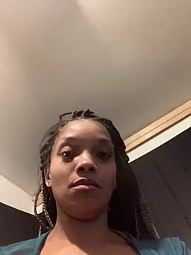 Snapshot of Rakiyahcharms chatting on December 21, 2024, 3:47 am Rakiyahcharms online show from December 21, 2024, 3:47 am