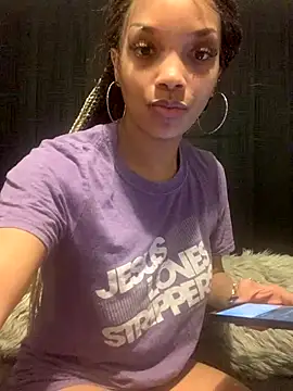 Snapshot of Rakiyahcharms chatting on December 8, 2024, 2:09 pm Rakiyahcharms online show from December 8, 2024, 2:09 pm