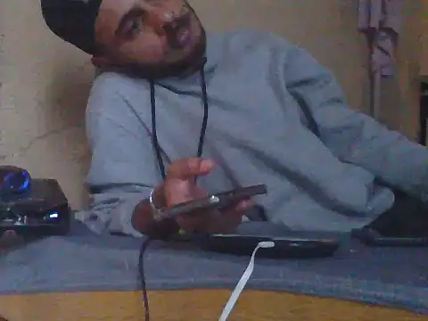 Snapshot of LoudLikeness chatting on March 31, 2026, 6:32 pm LoudLikeness online show from March 31, 2026, 6:32 pm