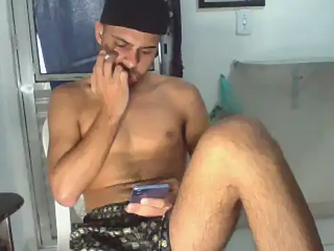 Snapshot of LoudLikeness chatting on February 28, 2025, 12:31 pm LoudLikeness online show from February 28, 2025, 12:31 pm