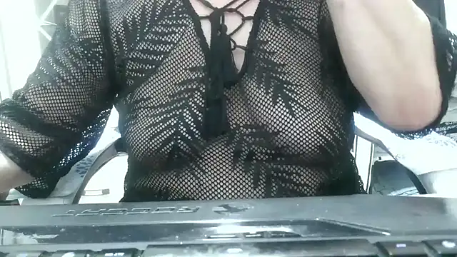 heidi60 online show from November 16, 2025, 9:47 am