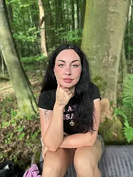 Snapshot of Estherjizz chatting on August 4, 2026, 4:00 pm Estherjizz online show from August 4, 2026, 4:00 pm