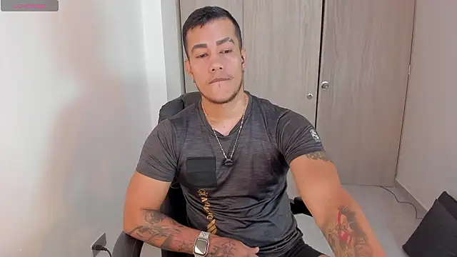 CRAZYBOYLOVE online show from February 9, 2026, 2:04 pm