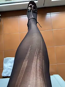 Snapshot of Wet-Pussycat chatting on December 13, 2024, 12:50 pm Wet-Pussycat online show from December 13, 2024, 12:50 pm