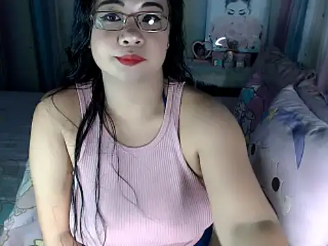 hersheykisses07 online show from February 26, 2026, 3:17 am