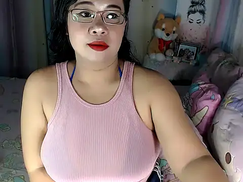 hersheykisses07 online show from November 19, 2025, 3:28 am