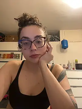 ladyturtle online show from May 29, 2026, 9:10 pm