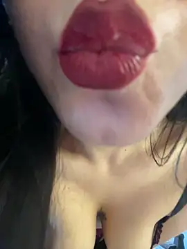 White-Petite online show from April 23, 2026, 12:22 pm