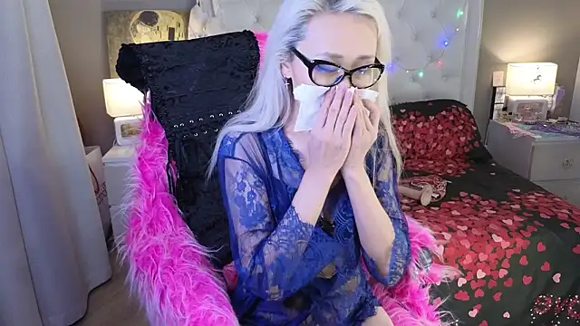 Snapshot of RoxalanaStar chatting on March 2, 2026, 5:08 am RoxalanaStar online show from March 2, 2026, 5:08 am