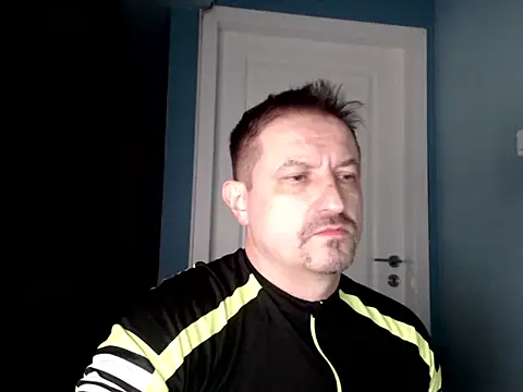 MisterFaithRO online show from April 21, 2026, 9:43 pm