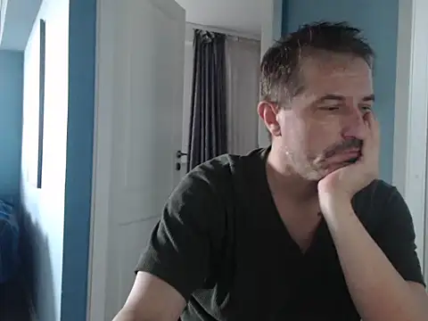 MisterFaithRO online show from May 26, 2026, 6:44 am