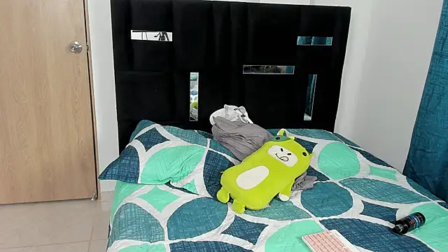 Dimitrixxx   online show from September 26, 2025, 10:27 pm