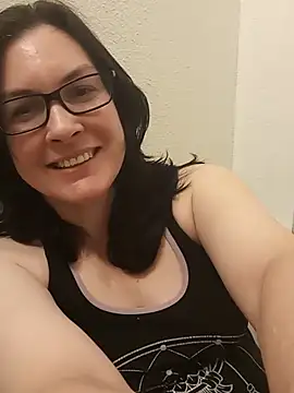 DesreRose online show from July 9, 2026, 10:42 pm