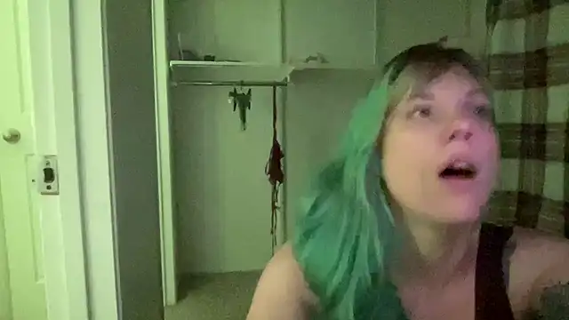 TheDaisyChaos online show from May 7, 2026, 2:05 am