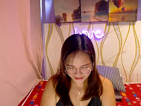 BURBERRY69 online show from February 26, 2026, 5:51 am