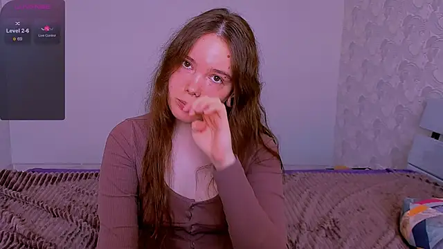 Janie JJ Curvie online show from April 11, 2026, 3:25 am