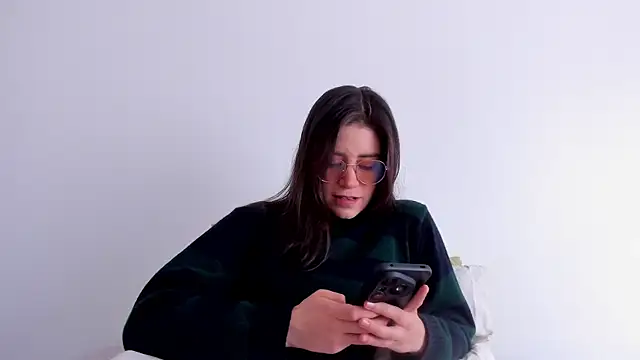 HazelKush online show from December 20, 2025, 2:09 pm