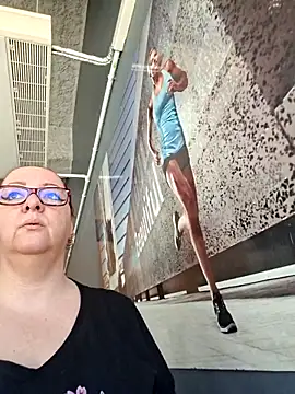 cplcokins34 online show from April 15, 2026, 10:10 am