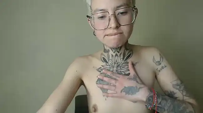 Snapshot of ArrangedFoot chatting on January 5, 2025, 10:50 pm ArrangedFoot online show from January 5, 2025, 10:50 pm