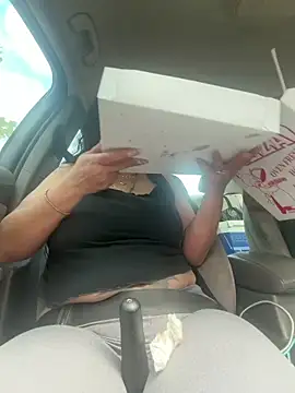 Snapshot of PichyPrettyPussy chatting on February 22, 2026, 8:32 pm PichyPrettyPussy online show from February 22, 2026, 8:32 pm