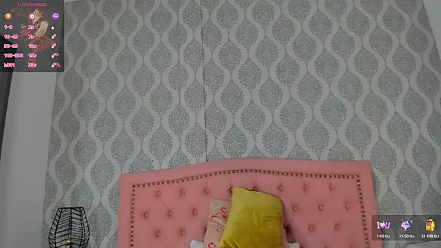Princsgirl  online show from July 28, 2026, 7:26 pm