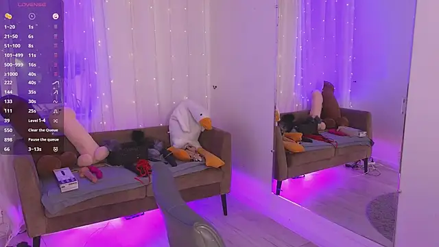 Snapshot of Mira_Falls chatting on April 14, 2026, 1:05 pm Mira Falls online show from April 14, 2026, 1:05 pm