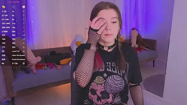 Snapshot of Mira_Falls chatting on March 26, 2026, 6:00 am Mira Falls online show from March 26, 2026, 6:00 am