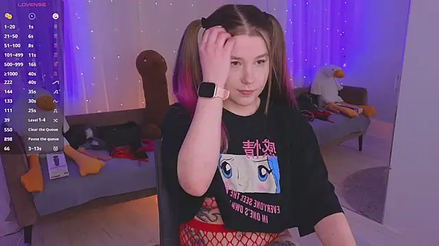 Snapshot of Mira_Falls chatting on March 30, 2026, 6:04 am Mira Falls online show from March 30, 2026, 6:04 am